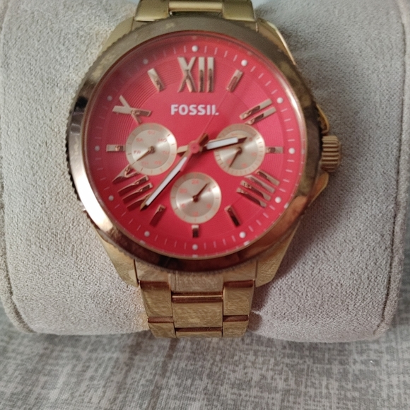 Fossil Watch - Picture 3 of 4